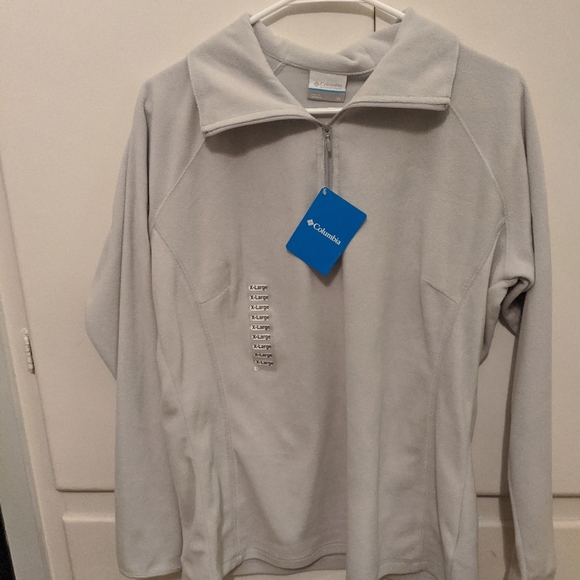 Tops - Columbia pullover